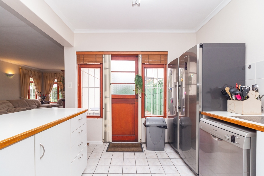 4 Bedroom Property for Sale in Pinelands Western Cape